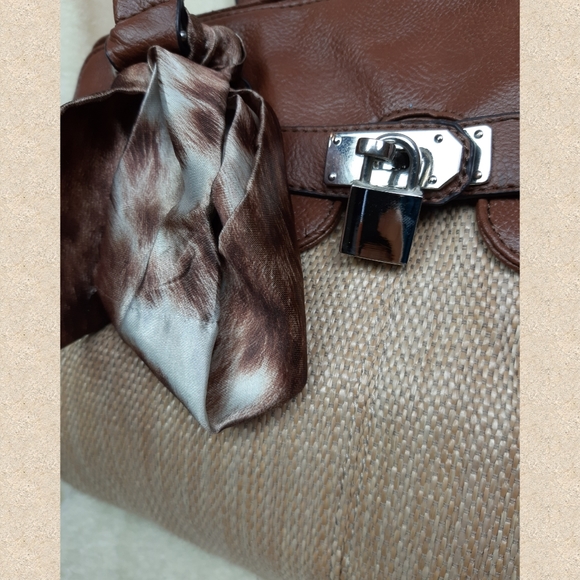SOLD Call it spring shoulder bag - like new - Picture 9 of 12